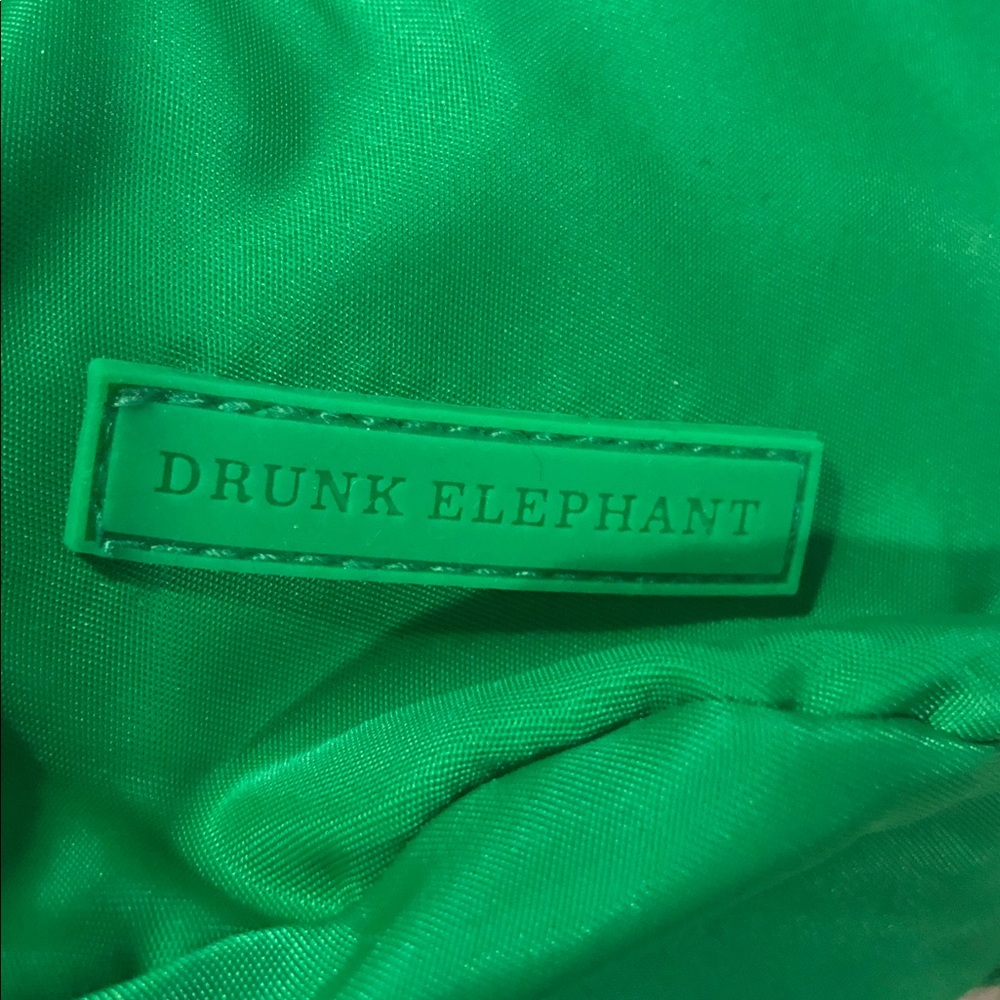 🆕Drunk Elephant NWOT, Kelly green, cross body bag w/pocket, drawstring + belt - Picture 6 of 6